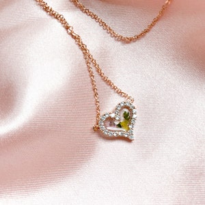 Dainty rose gold plated heart necklace with resin pressed flowers