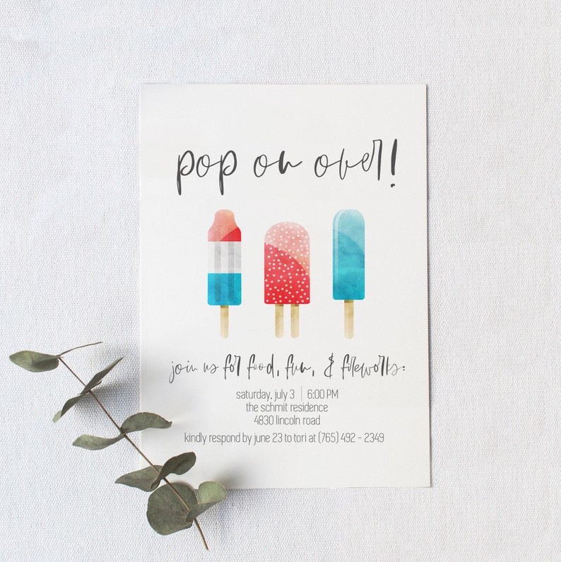 Puede incluir: Una invitaci&oacute;n colorida con una ilustraci&oacute;n de acuarela de tres paletas de hielo. El texto dice "pop on over!" e incluye detalles para una fiesta el 3 de julio a las 6:00 PM en la residencia Schmitt, 4830 Lincoln Road. La invitaci&oacute;n solicita una respuesta antes del 23 de junio a Tori al (765) 492-2349.