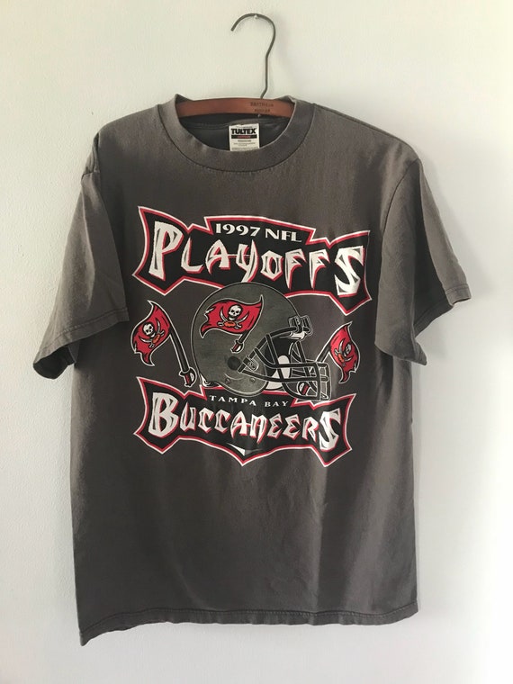 vintage buccaneers t shirt