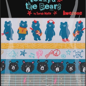 Pode incluir: Pacote de fitas de design com o texto "Teddy & the Bears" de Sarah Watts. O design da fita inclui ilustrações de ursos azuis com instrumentos musicais e acessórios, juntamente com outros padrões como estrelas e notas musicais. O site www.renaissanceribbons.com também é visível.