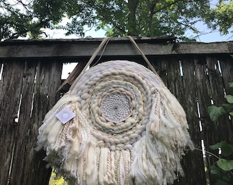 Fiona / / Blanco Wallhanging / Wallart / Handwoven Mandala Arte / Tejido Circular / Fibra De arte / Mano tejida decoración del hogar