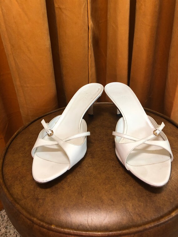 Gucci white sandal kitten heel size 8 1/2