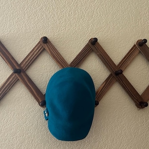 Wood Accordion Wall Rack Folding Peg Rack Expandable Coat Hat Hook Organizer.