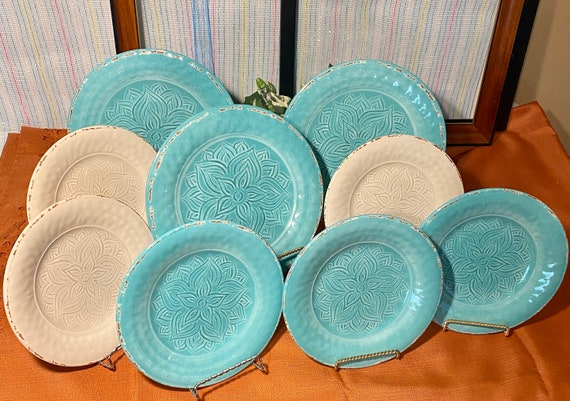 Medallion Dinnerware Collection