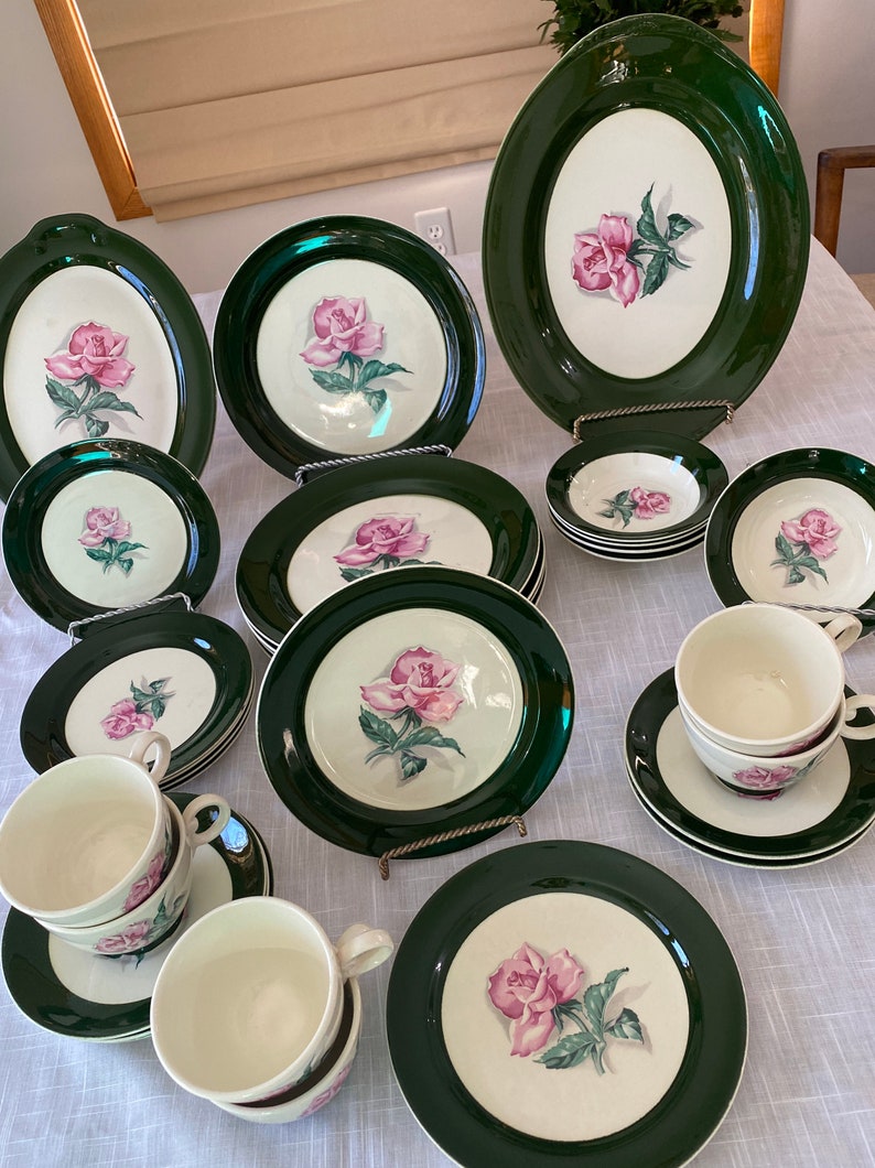 TAYLOR Smith TAYLOR USA Pink Rose With Green Band Edge Etsy