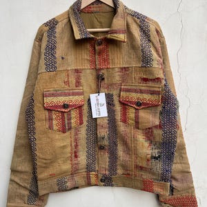 Geüpcycled kantha-quiltjack, vintage sari-patchwork bohojas, duurzame denimstijl