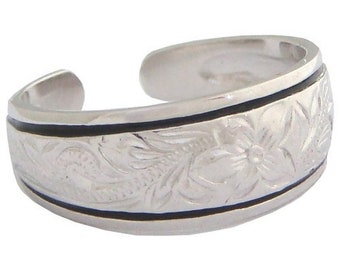 Hawaiian Heirloom Jewelry Sterling Silver Flower Toe Ring with Black Border from Maui, Hawaii