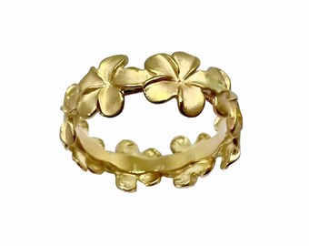 Hawaiian Heirloom Jewelry 14k Yellow Gold Plumeria Flower Lei Eternity Ring from Maui, Hawaii