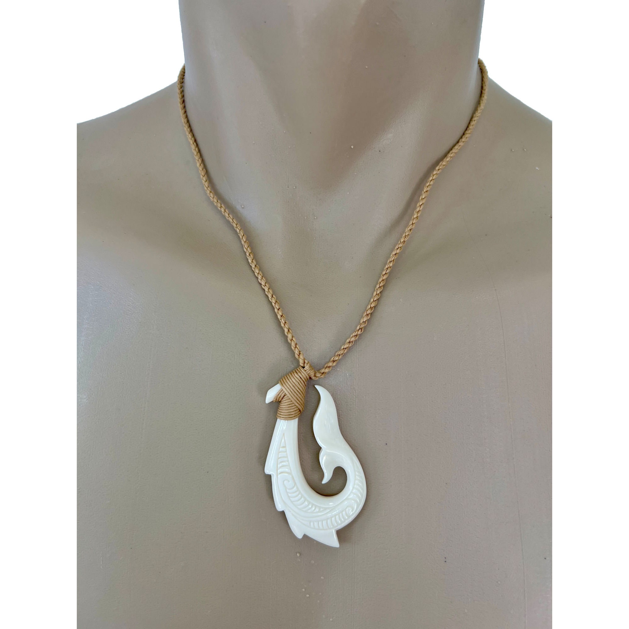 Hawaiian Jewelry Makau Bone Fish Hook / Whale's Tail Pendant Necklace From  Maui Hawaii