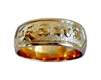 Hawaiian Heirloom Jewelry Custom 14K Gold Barrel Ring with Your Name in Raised Engraved Lettering from Maui, Hawaii