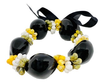 Hawaiian Jewelry Handmade Hawaiian Black Kukui Nut Tri-Color Mongo Shell Elastic Bracelet from Maui, Hawaii