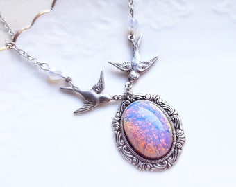 Necklace silver "Dawn" white opal shimmering colorful pink yellow vintage