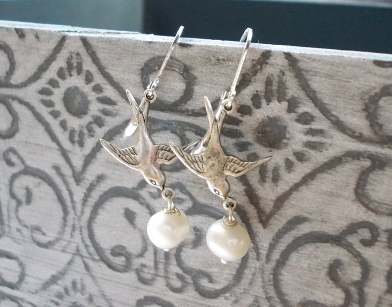 Silver earrings Swallow Treasure cream white image 1