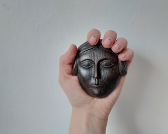 彫刻された木製の顔 - Etsy 日本