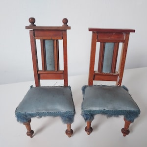 Cadeiras para casa de bonecas seda azul
