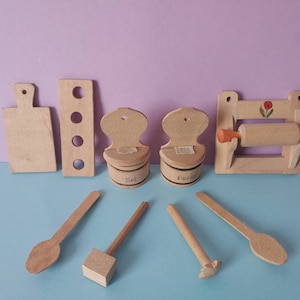 Vintage Miniature Kitchen Utensils Dolls&#39; House