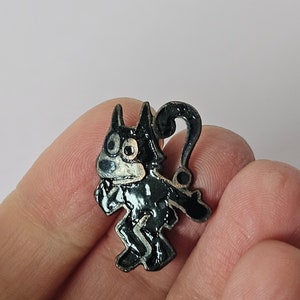 Felix the Cat Enamel Badge