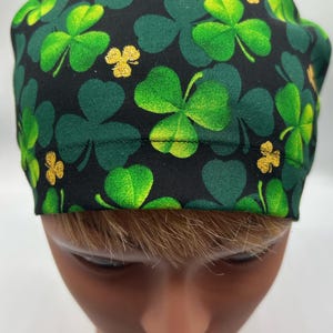 Casquettes chirurgicales pour la Saint-Patrick ou Shamrocks EURO (cheveux moyens/longs), XL Euro (cheveux longs/épais) ou SKULL (cheveux courts), docteur infirmière vétérinaire