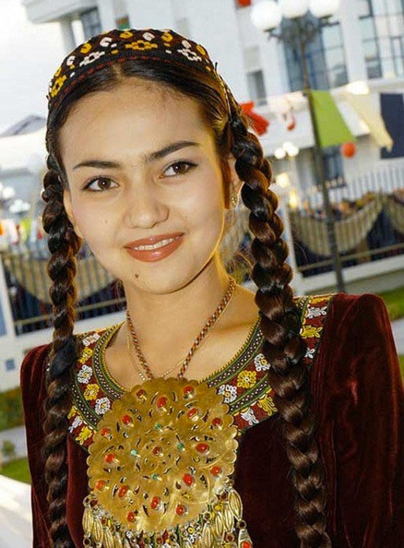 Туркмен бывшая. Девушки средней Азии. Узбекские косички. Красивые женщины средней Азии. Самые красивые девушки средней Азии.