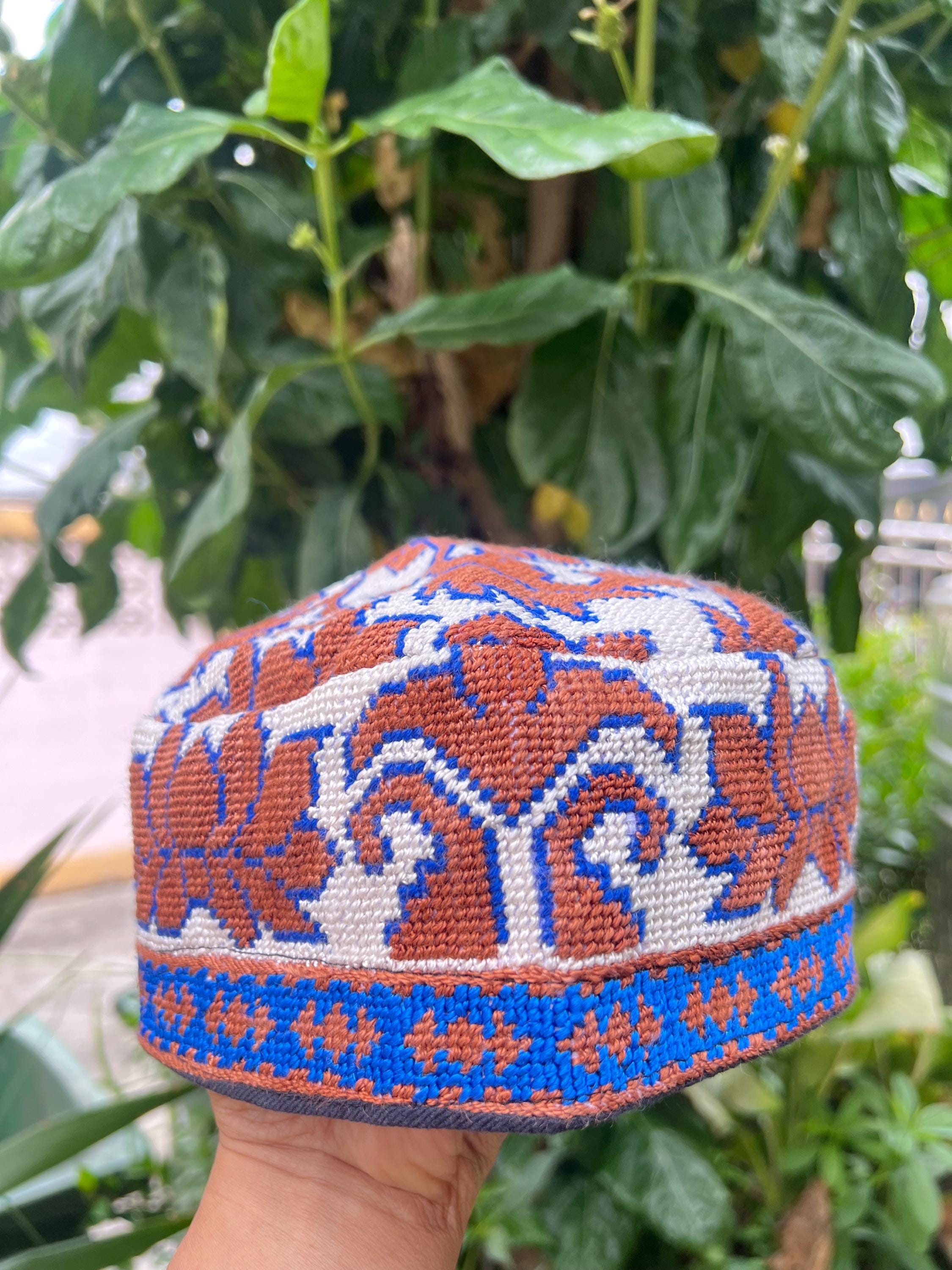 Vintage Uzbek Embroidered Hat Traditional Muslim Kufi Cap  display picture 1