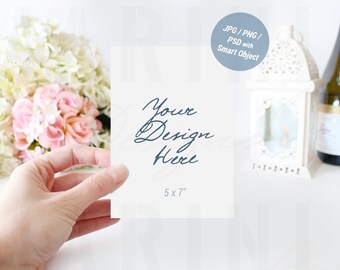 Hochzeit Einladung Mockup, Karte Mockup 5 x 7, Hochzeit Briefpapier Mockup, Grußkarte Mockup mit Karte in Händen Lager Foto Mockup, 940