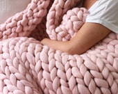 Cuadros grandes mallas en mano 100% lana Merino. Punto extremo. Manta acogedora.