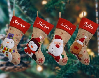 Medias navideñas bordadas personalizadas en arpillera roja con Papá Noel, muñeco de nieve, reno o pingüino