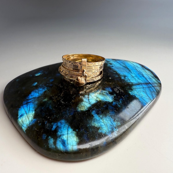 Vintage Bright Cut 14K Gold Seven Band Harem Ring With Heart Charm Dangle