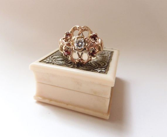 Lacy And Beautiful Vintage 14k Gold Diamond & Gar… - image 9