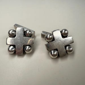 Signed Hector Aguilar, Mexican 940 Silver / Cross & Sphere Cufflinks - 1949-1962 Mark