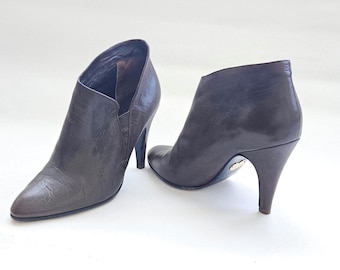 Stivaletti alla caviglia in pelle marrone Betsey Johnson, stivaletti slip-on italiani, taglia 8,5