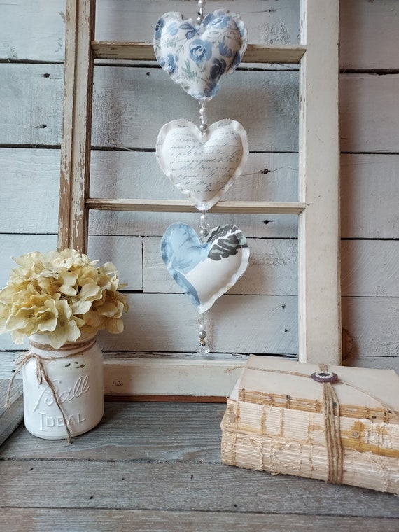 Decorazione di cuori pendenti con perline, decorazione di San Valentino,  decorazione da parete a cuore, cuori in tessuto -  Italia