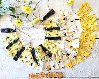 Bee Mini Garland, Bee Mini Garland for Tiered Trays and Displays, Bumble Bee Mini Banner, Honey Bee Mini Banner