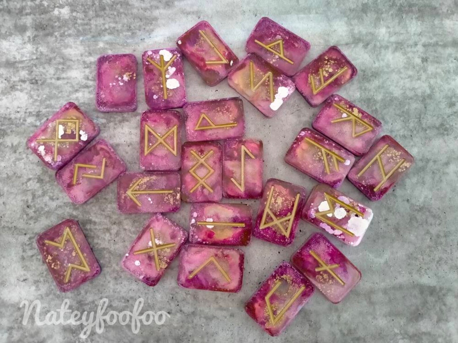 Wunderschöne rosa und lila Hexen Wikinger Runen mit | Etsy