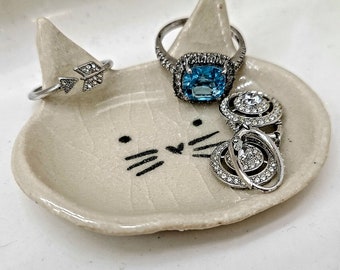 Tiny Kitty Ceramic Ring Dish,  Cat Jewelry holder