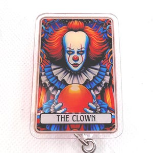 Filme de terror de Halloween Pennywise IT palhaço tarô cartão glitter distintivo carretel professor enfermeira presente