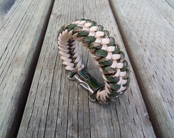 Paracord bracelet