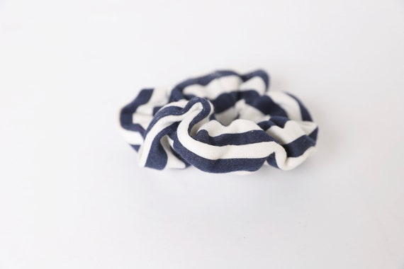 vintage 1980s 90s BLUE & white hair SCRUNCHIE -- g
