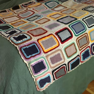 vintage QUILTED patchwork knit RAINBOW 1950s 60s blanket couch backer -- FREE shipping U.S.A