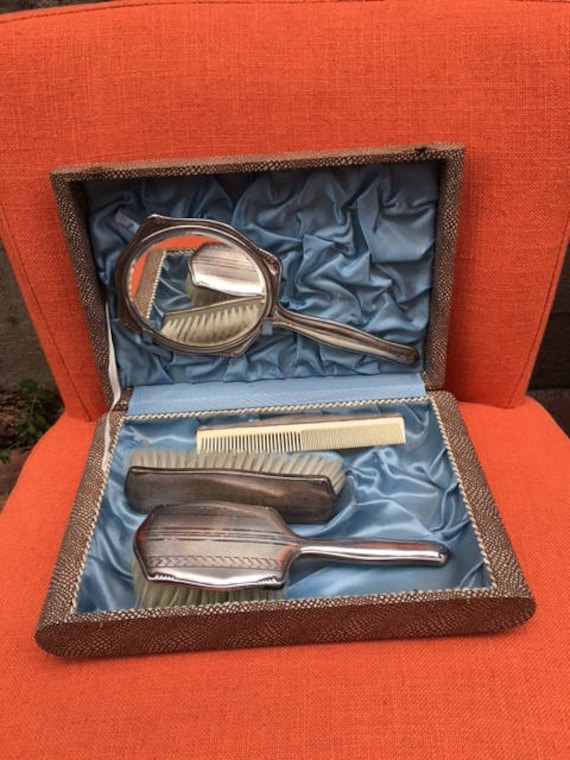 Etsy - Mamsellejeanne Brown Magnifique Coffret Vintage Avec Peigne, Brosses Et Miroir | Complet