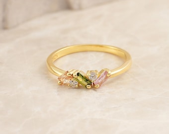 Baguette Birthstone Ring For Mom / Mothers Ring Stackable Rings for Women / Personalized Moms Gift / Handmade Jewelry / Personalized Jewelry