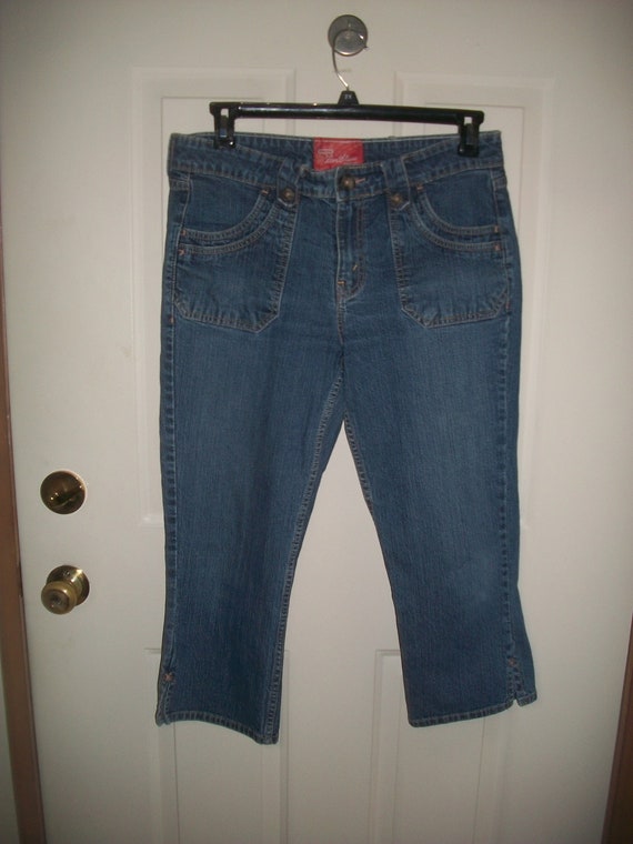 levis capri pants