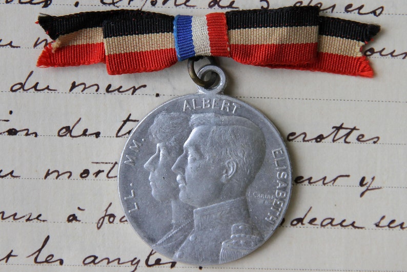 King Albert and Queen Elisabeth of Belgium medallion