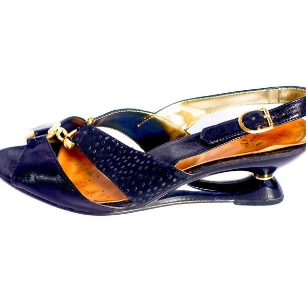 UK 4.5 Vintage 70s Black and gold sandals