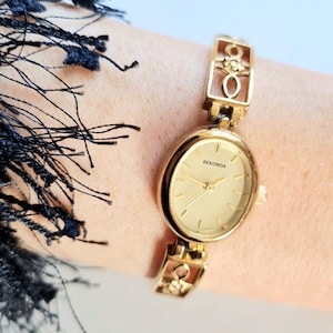 Ladies vintage gold quartz watch by SEKONDA / dainty vintage gold watch / Quartz watch  / Gold cocktail watch / Sekonda gold watch