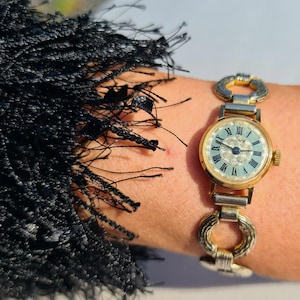 Vintage 1970s Gold Plated watch /  17 Jewels Mechanical watch By Sekonda / Ladies Gold cocktail watch /  Dainty gold watch / gold watch