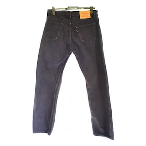 Vintage 90s Levi (NAVY). W 34 L 32. (medium / large) UK 14