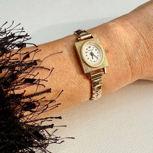 TEMPLAR Vintage gold watch / Gold dainty watch / Gold cocktail watch / Art Deco watch / 15 jewels mechanical watch