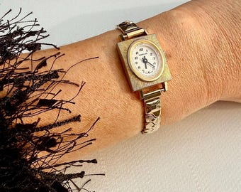 TEMPLAR Vintage gold watch / Gold dainty watch / Gold cocktail watch / Art Deco watch / 15 jewels mechanical watch
