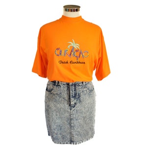 UK 14 - 16 oversized vintage 90s abstract tshirt